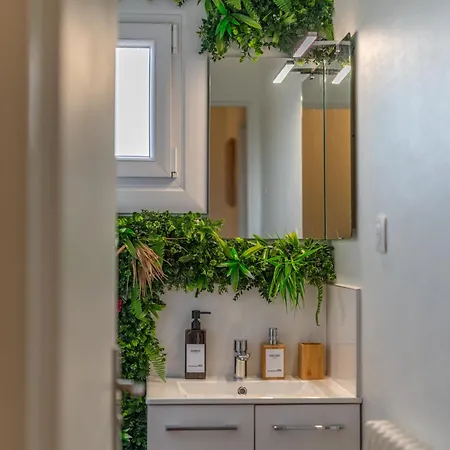 3 Bedrooms Balcony Panoramic View - 10 Min Train Station & Metro Apartment