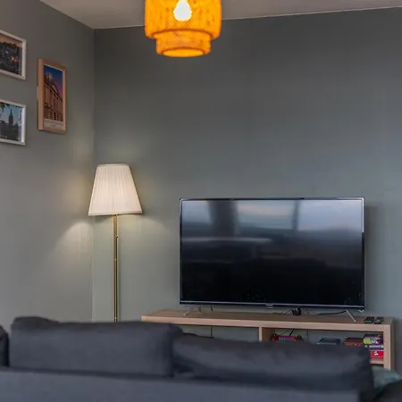 Appartement 3 Bedrooms Balcony Panoramic View - 10 Min Train Station & Metro