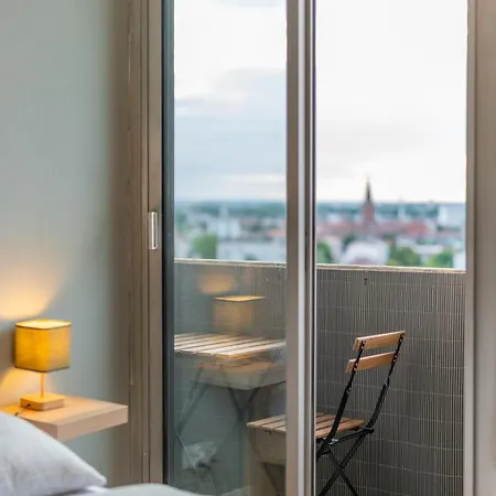 3 Bedrooms Balcony Panoramic View - 10 Min Train Station & Metro