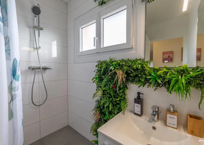 3 Bedrooms Balcony Panoramic View - 10 Min Train Station & Metro Tuluza