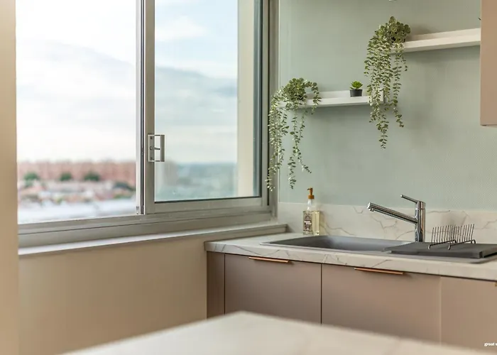 3 Bedrooms Balcony Panoramic View - 10 Min Train Station & Metro * Tuluza