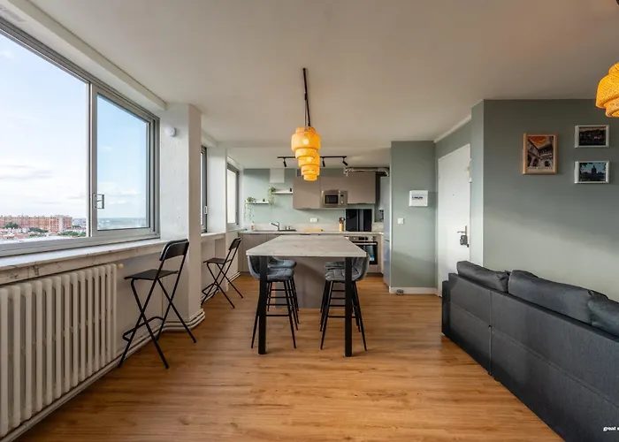 3 Bedrooms Balcony Panoramic View - 10 Min Train Station & Metro