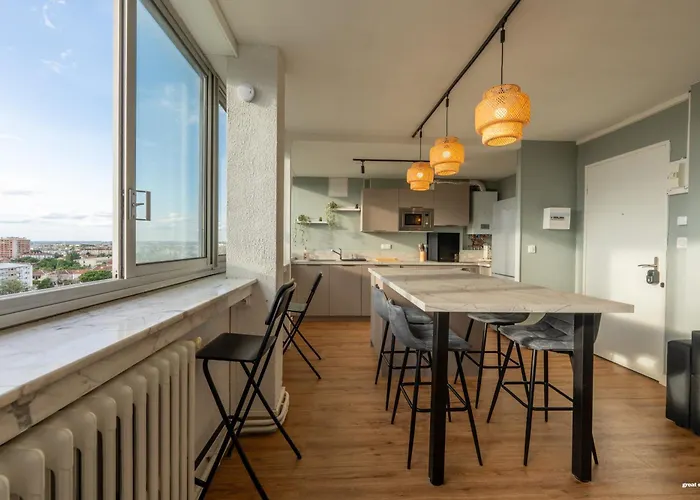 Apartament 3 Bedrooms Balcony Panoramic View - 10 Min Train Station & Metro Tuluza