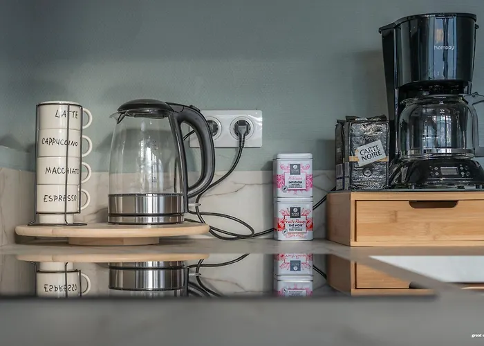 Apartament 3 Bedrooms Balcony Panoramic View - 10 Min Train Station & Metro *