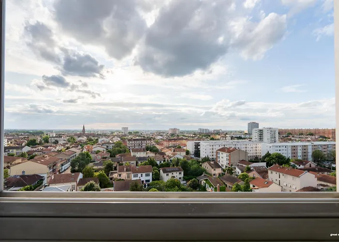 Apartament 3 Bedrooms Balcony Panoramic View - 10 Min Train Station & Metro