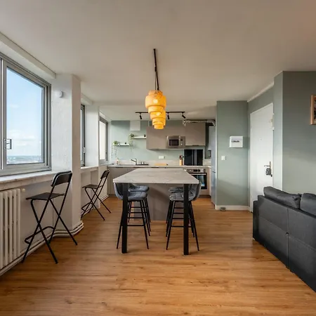 3 Bedrooms Balcony Panoramic View - 10 Min Train Station & Metro