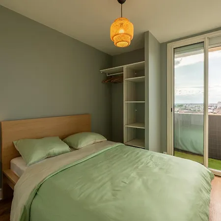 3 Bedrooms Balcony Panoramic View - 10 Min Train Station & Metro *