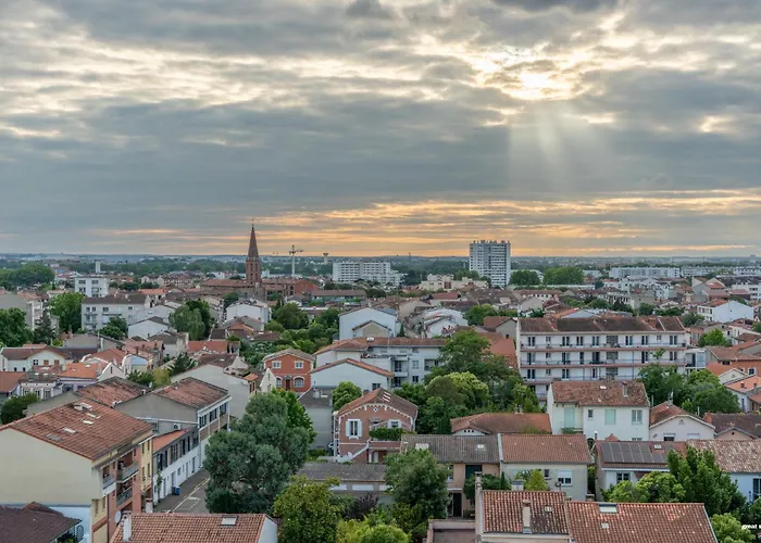 3 Bedrooms Balcony Panoramic View - 10 Min Train Station & Metro